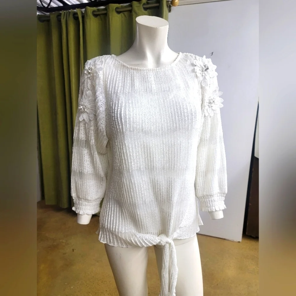Reba - Blouse - Picture 1 of 9